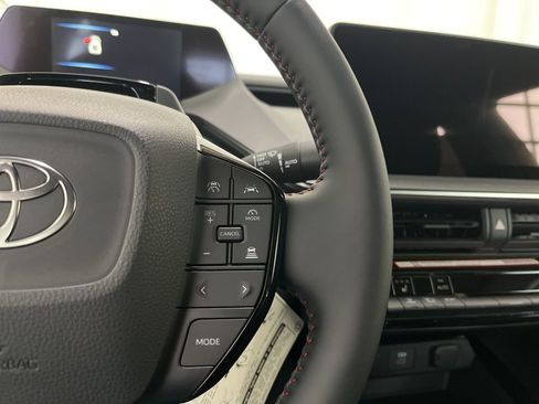New 2026 Toyota Prius Plug-In Hybrid FWD image 7