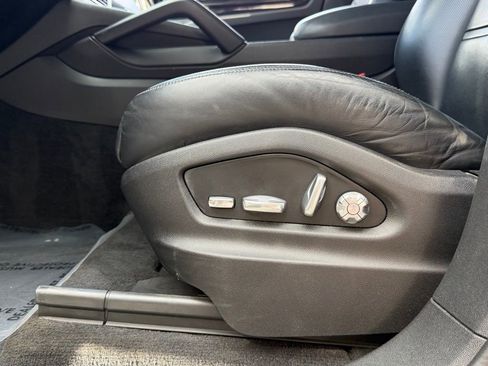 Used 2021 Porsche Cayenne Coupe image 27