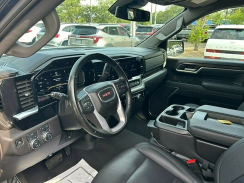 Used 2025 GMC Sierra 1500 SLT AWD/4WD image 3