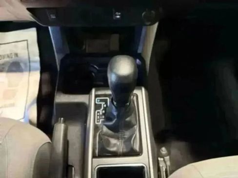 Used 2016 Toyota Tacoma SR5 w/ Towing Package image 20