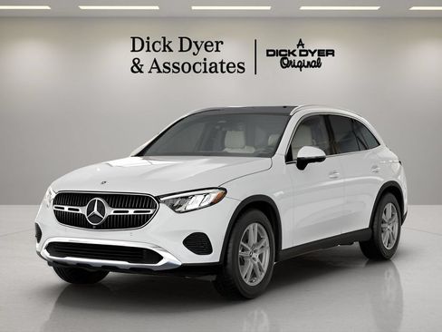 Used 2026 Mercedes-Benz GLC 300 image 30