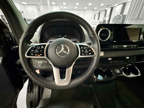 Used 2024 Mercedes-Benz Sprinter 2500 image 23