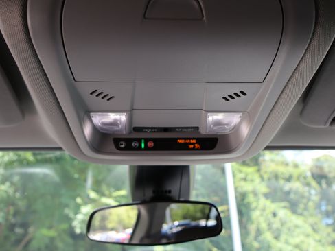 Used 2023 GMC Acadia SLE w/ Driver Convenience Package FWD image 40