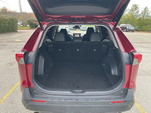 Used 2021 Toyota RAV4 XLE Premium image 32