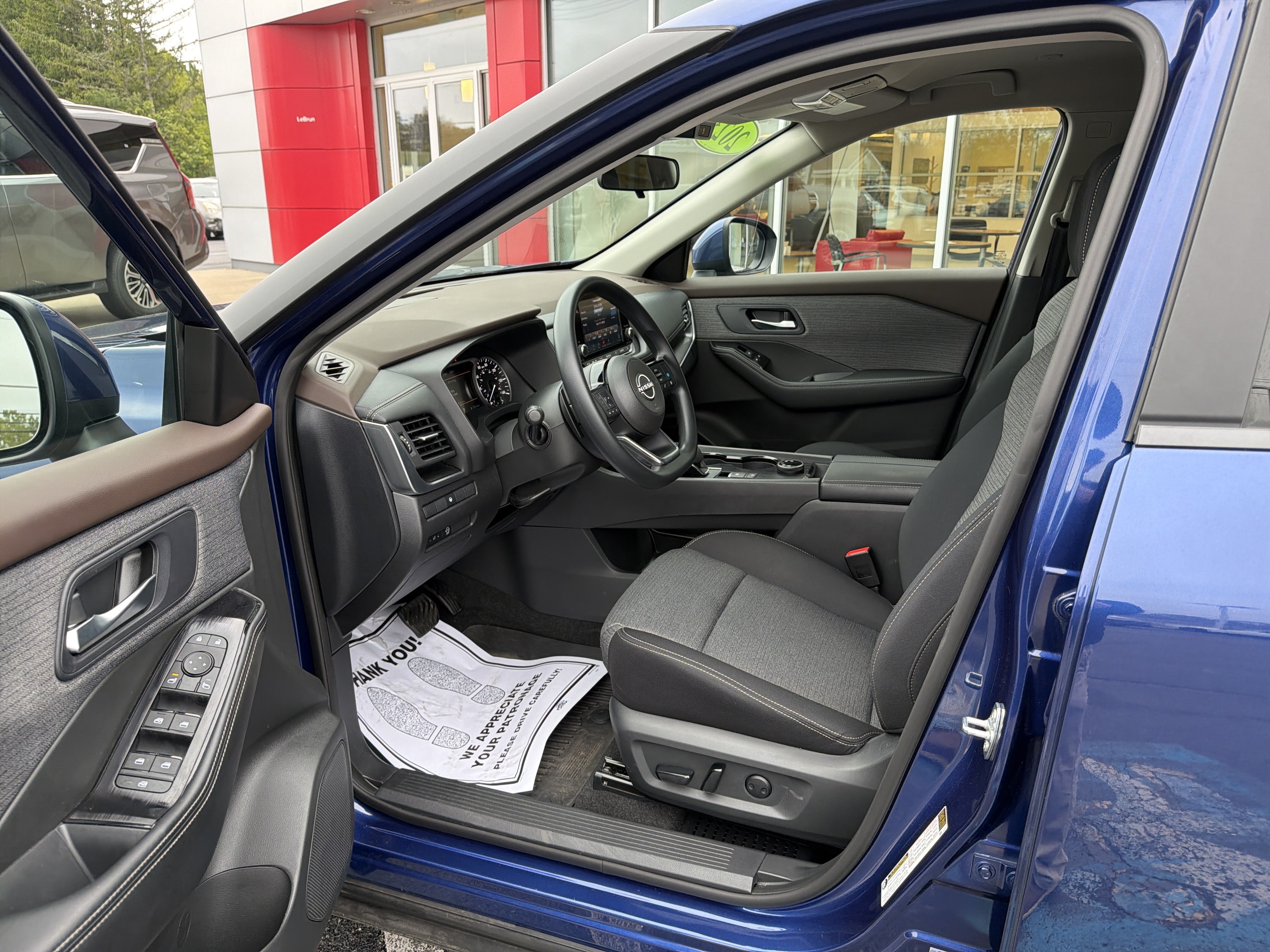 Certified 2023 Nissan Rogue SV AWD/4WD image 2