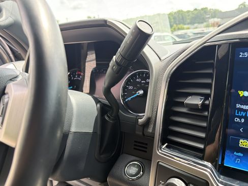 Used 2022 Ford F350 Platinum w/ Tremor Off-Road Package AWD/4WD image 27