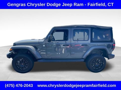 Used 2018 Jeep Wrangler Unlimited Sahara AWD/4WD image 4
