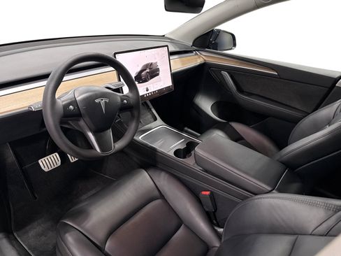 Certified 2023 Tesla Model Y Performance AWD/4WD image 9