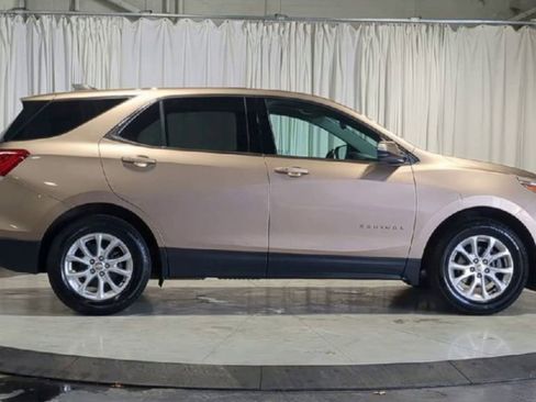 Used 2019 Chevrolet Equinox LT FWD image 11