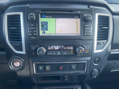Used 2018 Nissan Titan SV w/ SV Convenience Package RWD image 7