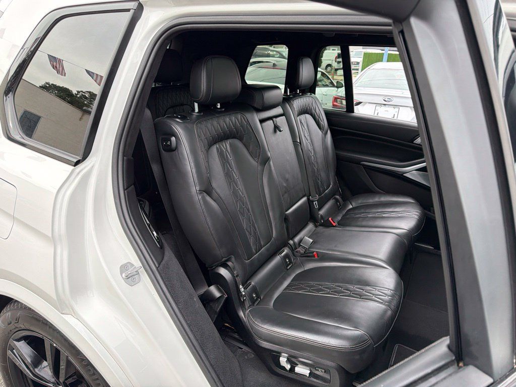 Used 2024 BMW X7 xDrive40i w/ Executive Package AWD/4WD image 23