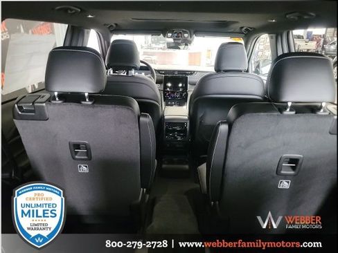 New 2025 Jeep Grand Cherokee L Altitude image 8