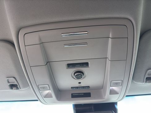 Used 2019 Chevrolet Tahoe Premier RWD image 17