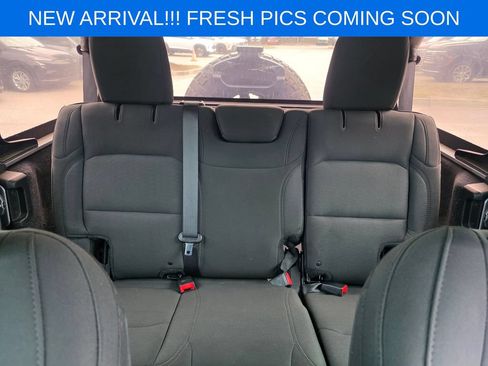 Used 2018 Jeep Wrangler Unlimited Sport S AWD/4WD image 15