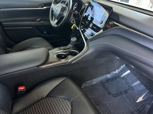 Used 2024 Toyota Camry SE FWD image 14