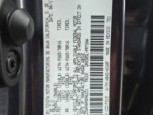 Used 2017 Toyota Tacoma TRD Off-Road image 31