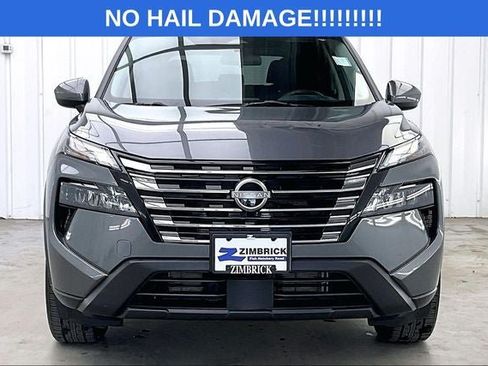 Used 2024 Nissan Rogue SV AWD/4WD image 3