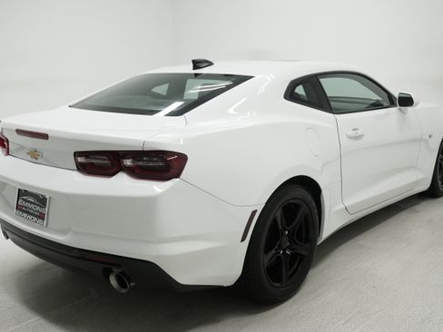 Used 2023 Chevrolet Camaro LT RWD image 4