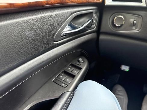 Used 2012 Cadillac SRX Luxury FWD image 14