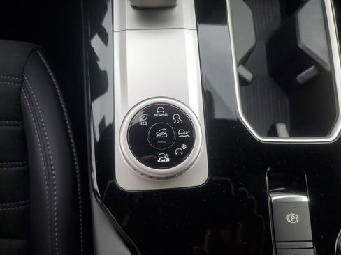 New 2026 Mitsubishi Outlander LE AWD/4WD image 36