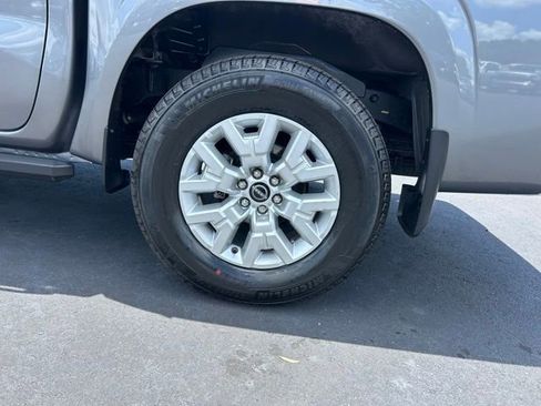 Used 2024 Nissan Frontier SV w/ SV Convenience Package RWD image 10