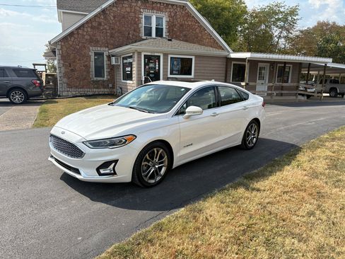 Used 2019 Ford Fusion Titanium image 1