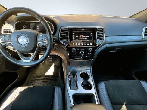 Certified 2021 Jeep Grand Cherokee Laredo X image 16