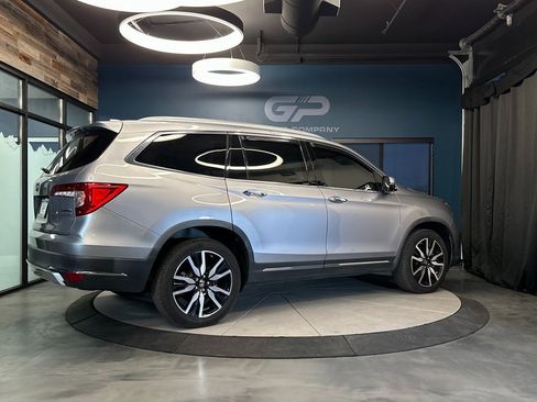 Used 2019 Honda Pilot Touring image 3