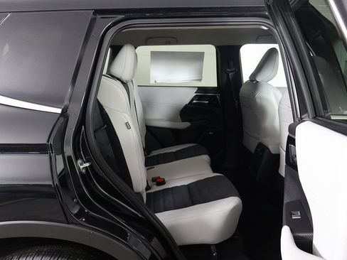 New 2026 Mitsubishi Outlander SE FWD image 34