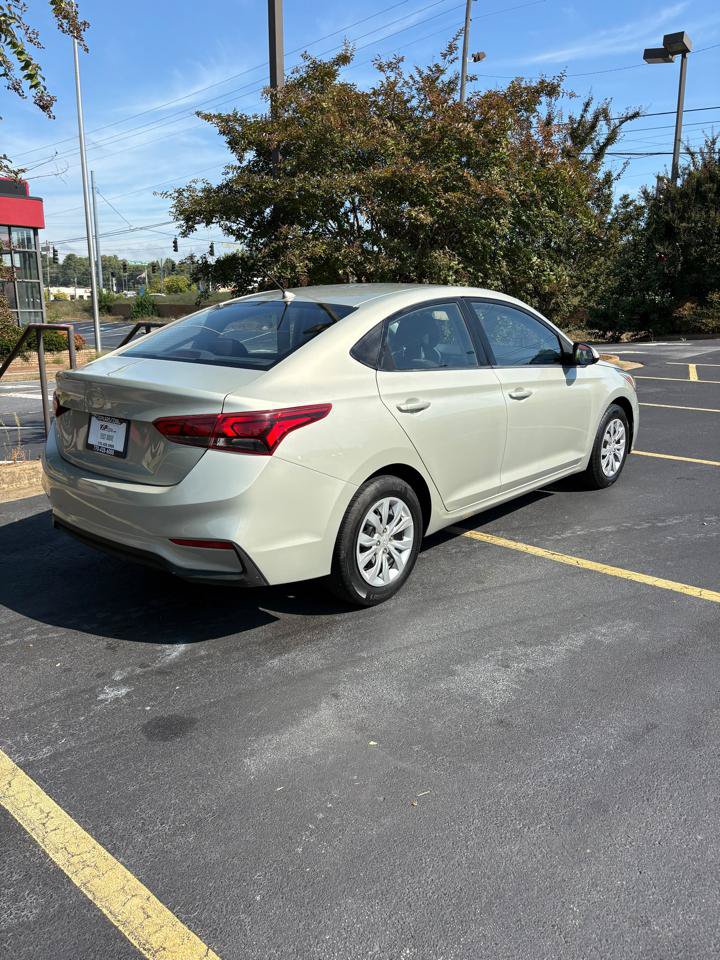 Used 2019 Hyundai Accent SE w/ Cargo Package FWD image 5