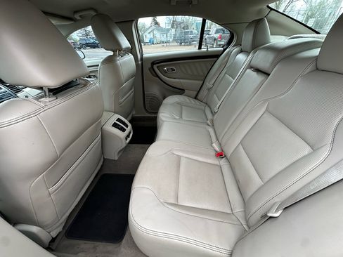 Used 2011 Ford Taurus Limited w/ 301A Rapid Spec Order Code FWD image 15