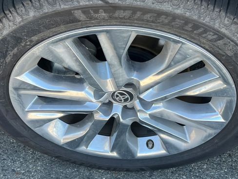 Used 2023 Toyota Highlander Limited image 22