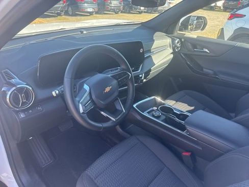 Used 2026 Chevrolet Equinox LT image 12