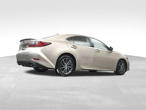 Used 2018 Lexus ES 350 w/ Luxury Package w/Wood Trim FWD image 29