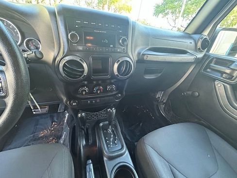 Used 2017 Jeep Wrangler Unlimited Sport image 17