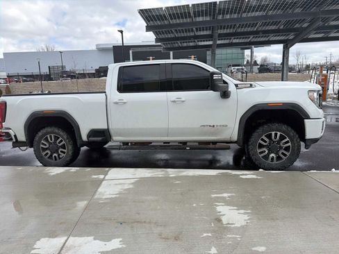Used 2020 GMC Sierra 2500 AT4 w/ AT4 Premium Package image 5