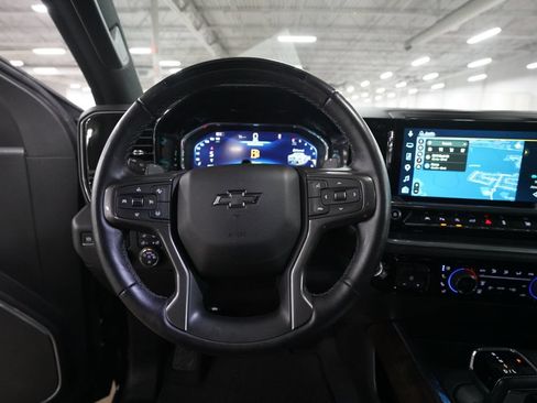 Used 2025 Chevrolet Silverado 1500 High Country w/ Midnight Edition AWD/4WD image 4