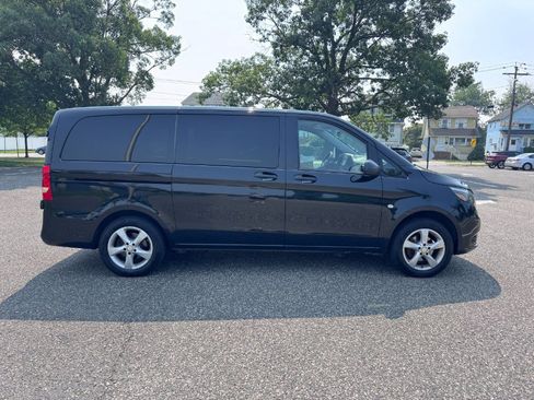 Used 2018 Mercedes-Benz Metris Passenger image 7