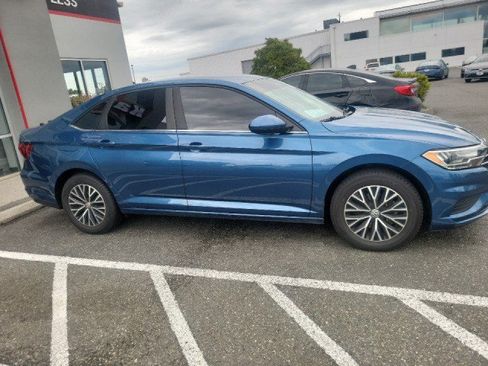 Used 2021 Volkswagen Jetta FWD image 2