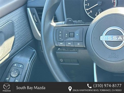 Used 2023 Nissan Rogue SV image 14