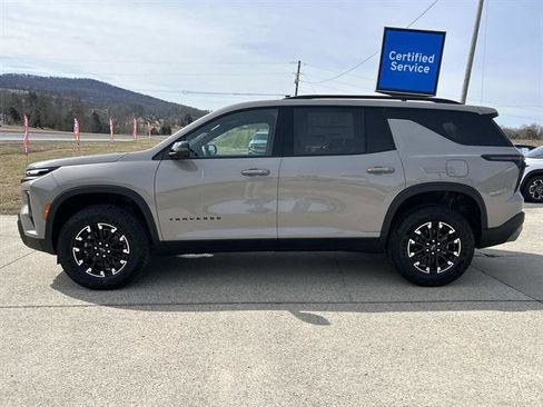 New 2026 Chevrolet Traverse Z71 w/ Driver Confidence Package image 6