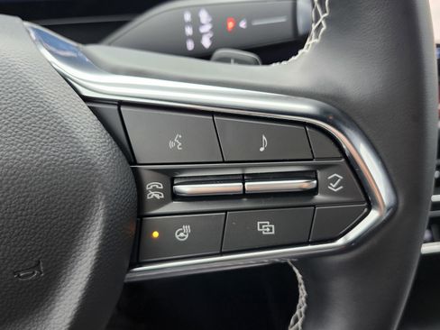 Used 2025 Chevrolet Traverse Z71 w/ LPO, Floor Liner Package image 37