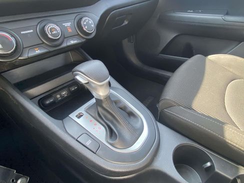 Used 2021 Kia Forte LXS FWD image 30