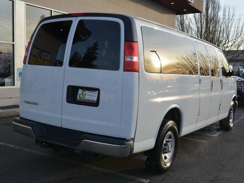 Used 2019 Chevrolet Express 3500 LT w/ LT Preferred Equipment Group image 7