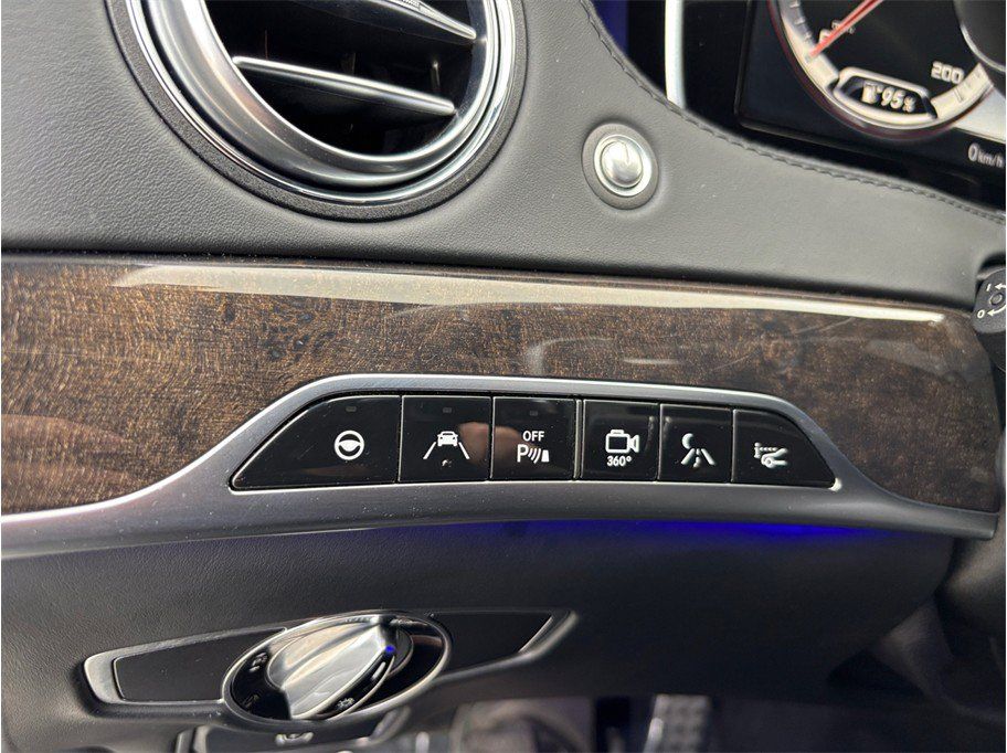 Used 2016 Mercedes-Benz S 63 AMG 4MATIC Sedan image 37