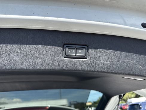 Used 2025 Audi Q7 3.0T Premium Plus image 37