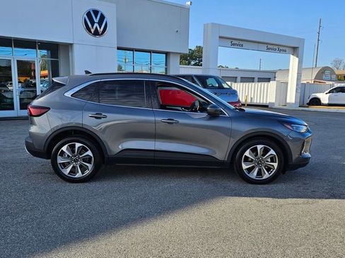 Used 2023 Ford Escape Platinum image 16