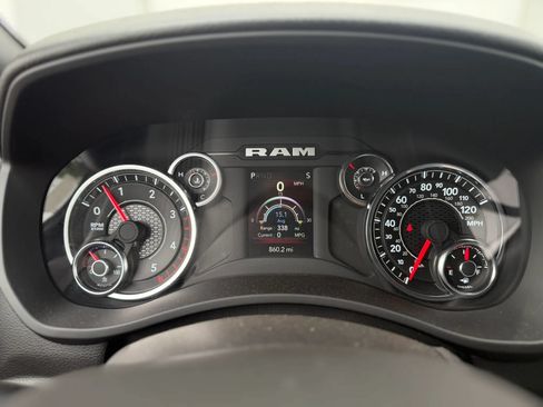 Used 2024 RAM 2500 Big Horn w/ Night Edition AWD/4WD image 38