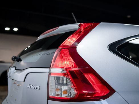 Used 2016 Honda CR-V LX image 17