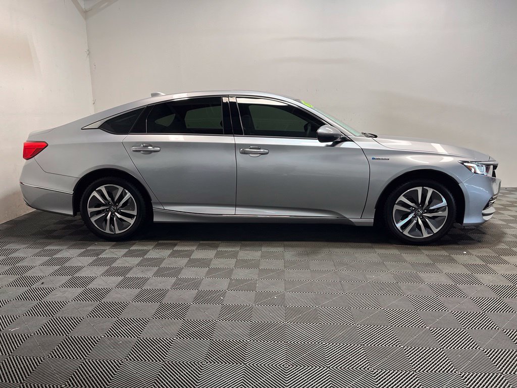 Used 2018 Honda Accord Touring image 2